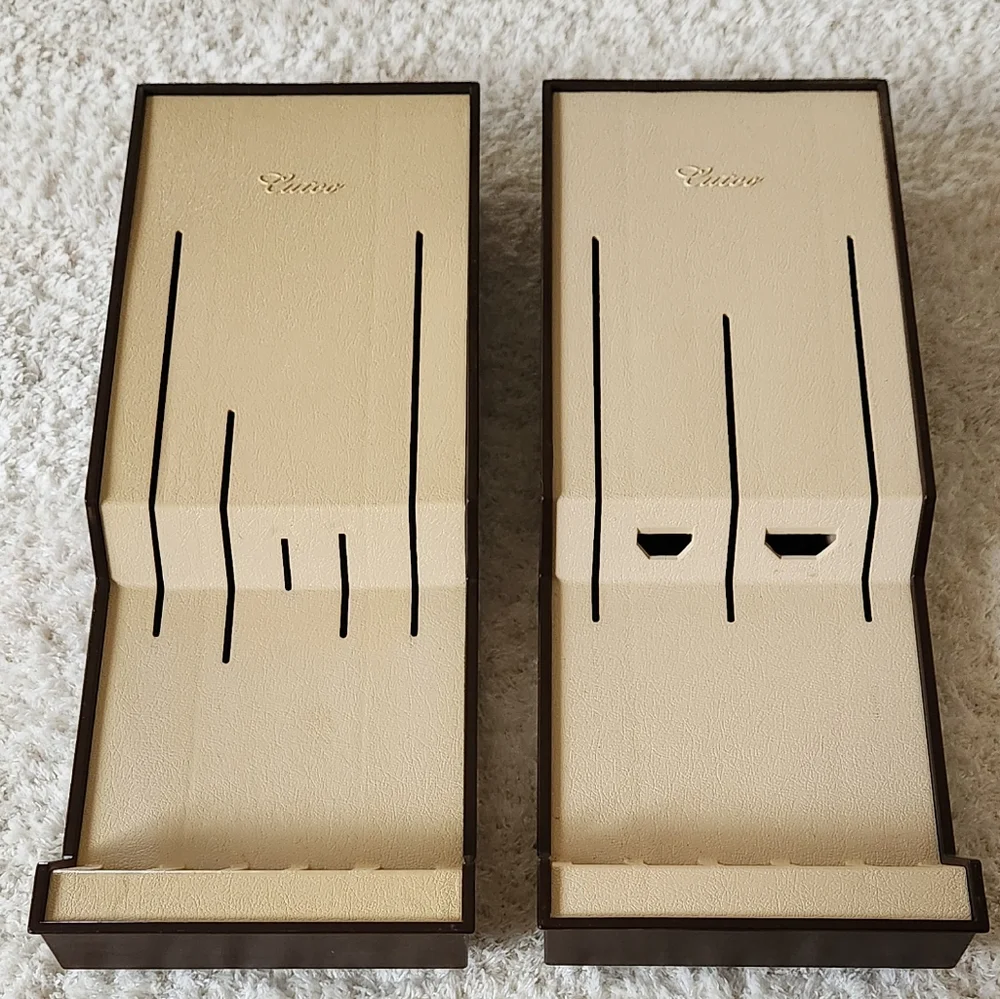 CUTCO 2 KNIFE SETS WALL HOLDER